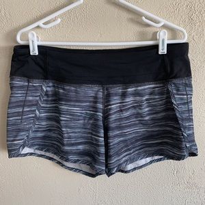 Lululemon Run Times Short, blk/white/grey stripes
